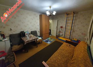 Продам 3-комнатную квартиру, 39 м2, Смоленск, Кооперативная улица, 31