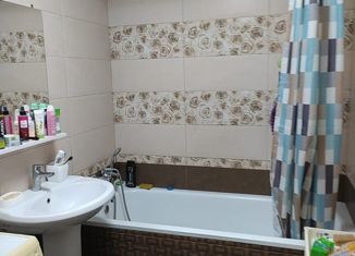 Продаю 2-комнатную квартиру, 58.1 м2, Саратов, улица имени П.Ф. Батавина, 18, жилой район Солнечный-2