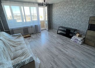 Продается 3-комнатная квартира, 71.4 м2, поселок городского типа Хиславичи, улица Берестнева, 24
