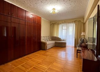 Продается 3-комнатная квартира, 74.5 м2, Крым, улица Чернова, 24