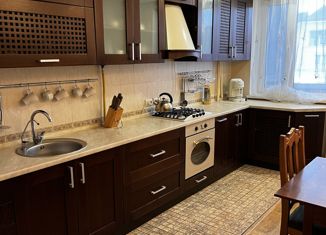 Продаю 3-ком. квартиру, 92.7 м2, Ейск, Коммунистическая улица, 81