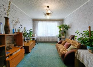 Продам четырехкомнатную квартиру, 90.4 м2, Тюменская область, улица Свердлова, 2
