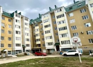 Продаю 1-ком. квартиру, 45 м2, Салават, бульвар Салавата Юлаева, 87