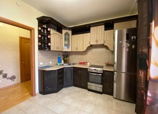 Продаю 2-ком. квартиру, 72.5 м2, Старый Оскол, микрорайон Степной, 21