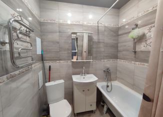 Продам 1-ком. квартиру, 37 м2, Краснодар, улица Петра Метальникова, 28, ЖК Грин Лайф