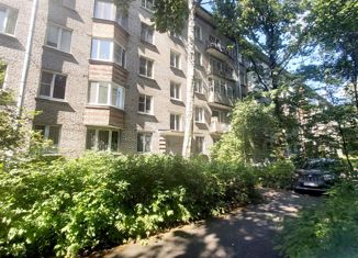 Продам 3-комнатную квартиру, 55.6 м2, Санкт-Петербург, проспект Тореза, 40к6, метро Площадь Мужества