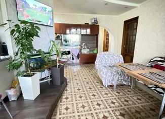 Продам 4-комнатную квартиру, 98.1 м2, Коряжма, Театральная улица, 1