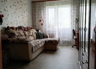 Продажа 3-ком. квартиры, 65 м2, рабочий посёлок Калининец, Фабричная улица, 12