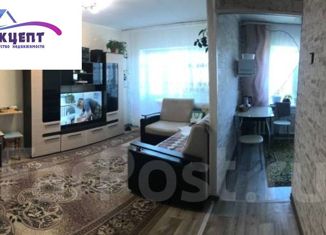 Продается трехкомнатная квартира, 56.9 м2, Артём, улица Ленина, 3