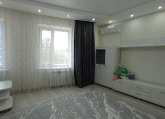 Продается 2-ком. квартира, 63.7 м2, Россошь, улица Лизы Чайкиной, 1А/3