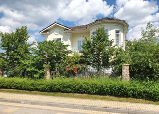 Продается дом, 365 м2, коттеджный поселок Монтевиль