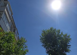 Продам 4-ком. квартиру, 60 м2, Старая Русса, улица Восстания, 4