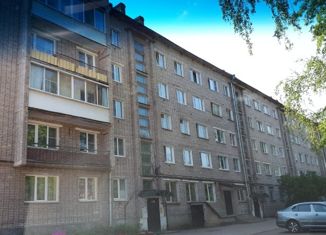 Продаю 4-комнатную квартиру, 60.9 м2, Боровичи, Валдайская улица, 16