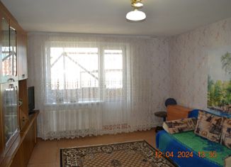 Продается трехкомнатная квартира, 70.1 м2, Альметьевск, улица Ризы Фахретдина, 63