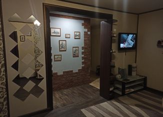 Продаю двухкомнатную квартиру, 44.5 м2, Новосибирск, улица Ватутина, 55, метро Студенческая