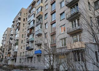 Продается 1-комнатная квартира, 30.6 м2, Санкт-Петербург, Пулковская улица, 3, метро Звёздная