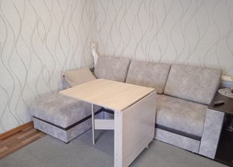 Продаю трехкомнатную квартиру, 54 м2, рабочий посёлок Павлоградка, Больничная улица, 3