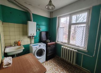 Продажа 3-комнатной квартиры, 58.4 м2, Валдай, улица Радищева, 68
