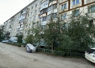 Трехкомнатная квартира на продажу, 61.6 м2, Якутск, улица Фёдора Попова, 14/4