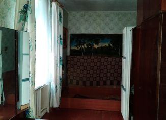 Двухкомнатная квартира на продажу, 44 м2, поселок Кобринское, Центральная улица, 12