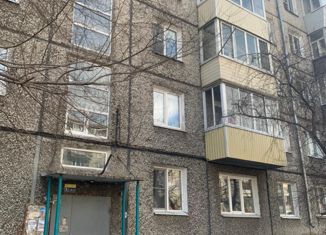 Продается трехкомнатная квартира, 61.9 м2, Бурятия, улица Борсоева, 13