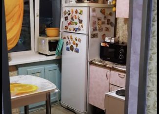 Продажа 2-ком. квартиры, 40 м2, Циолковский, улица Победы, 220