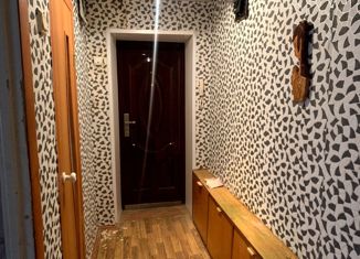 Трехкомнатная квартира на продажу, 56 м2, Каменск-Шахтинский, улица Победы, 62А