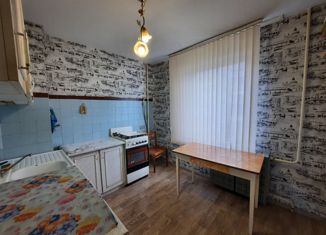 Продажа 2-ком. квартиры, 47.5 м2, Кирово-Чепецк, улица Луначарского, 11к3