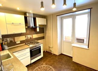 Продается 4-комнатная квартира, 81.2 м2, Чайковский, Сиреневый бульвар, 1