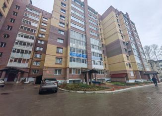 Продается 2-комнатная квартира, 68 м2, Кострома, улица Голубкова, 14А