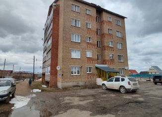 Трехкомнатная квартира на продажу, 60.6 м2, село Усть-Кулом, Центральная улица, 1Г
