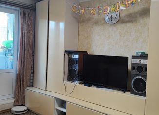 Продам трехкомнатную квартиру, 60 м2, поселок Майский, Шоссейная улица, 2