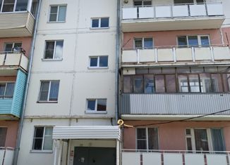 Продается 1-комнатная квартира, 36 м2, Киреевск, улица Тесакова, 10А
