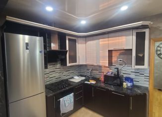 Продам 4-комнатную квартиру, 116 м2, Якутск, улица Курнатовского, 1/3