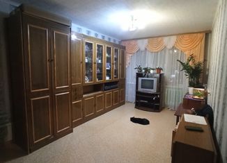 Продам трехкомнатную квартиру, 71.8 м2, поселок городского типа Кугеси, Первомайская улица, 11