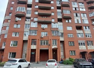 Трехкомнатная квартира на продажу, 82 м2, Екатеринбург, метро Чкаловская, улица Академика Шварца, 20к2