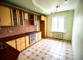 Продаю 3-комнатную квартиру, 95 м2, Тула, улица Дзержинского, 10