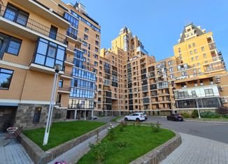 Продается 2-комнатная квартира, 61 м2, Казань, улица Толстого, 14А