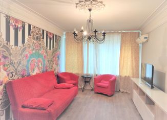 Продаю 2-ком. квартиру, 60 м2, Москва, улица Маршала Тухачевского, 32к2, метро Народное Ополчение