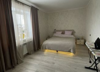 Продается двухкомнатная квартира, 63 м2, Строитель, улица Победы, 10В