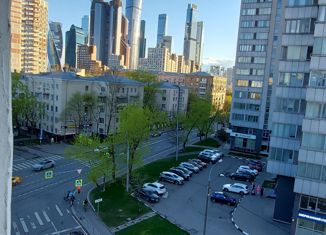 Продается 3-комнатная квартира, 63.5 м2, Москва, улица Сергея Макеева, 4, метро Улица 1905 года