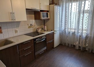 Продается 3-комнатная квартира, 75 м2, Тольятти, улица Маршала Жукова, 48