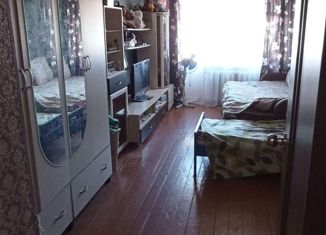 Продается 3-комнатная квартира, 50 м2, Старая Русса, Александровская улица, 17