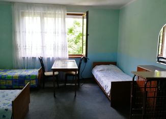 Продам гараж, 175 м2, поселок городского типа Новомихайловский, квартал Тайфун, 44