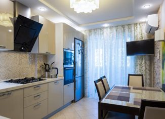 Продается 3-комнатная квартира, 66.7 м2, посёлок городского типа Лучегорск, 4-й микрорайон, 23