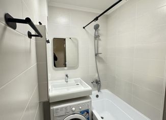 Продаю трехкомнатную квартиру, 60 м2, Москва, улица Костякова, 17к2, улица Костякова