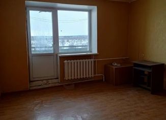 Продам 1-комнатную квартиру, 31 м2, Каменск-Шахтинский, улица Троян, 5