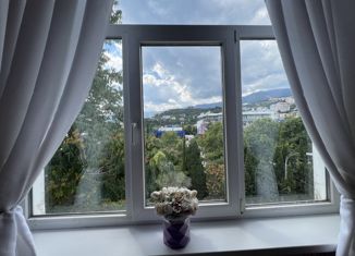 Продается 3-ком. квартира, 80.4 м2, Ялта, Московская улица, 11