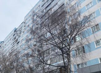 Продам 2-ком. квартиру, 52.5 м2, Москва, улица Лескова, улица Лескова, 10