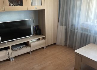 Продам 1-ком. квартиру, 35.4 м2, Бор, улица Чугунова, 16